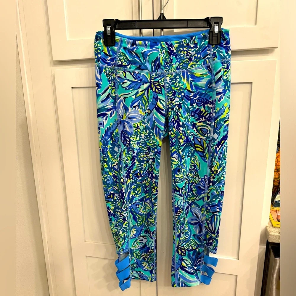 Lilly Pulitzer M Capri Leggings Gently Used